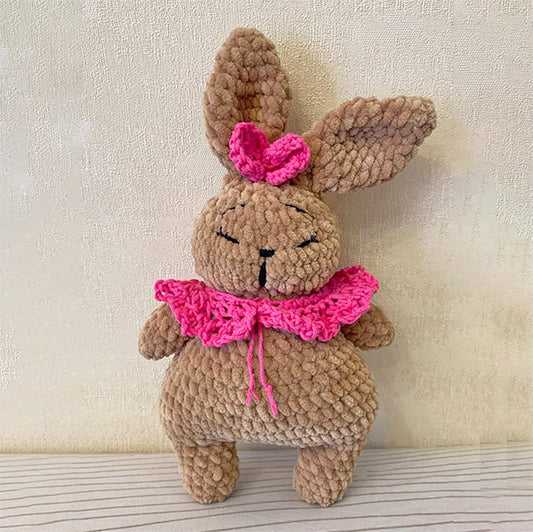 ბაჭია საყელოთი და ბაფთით